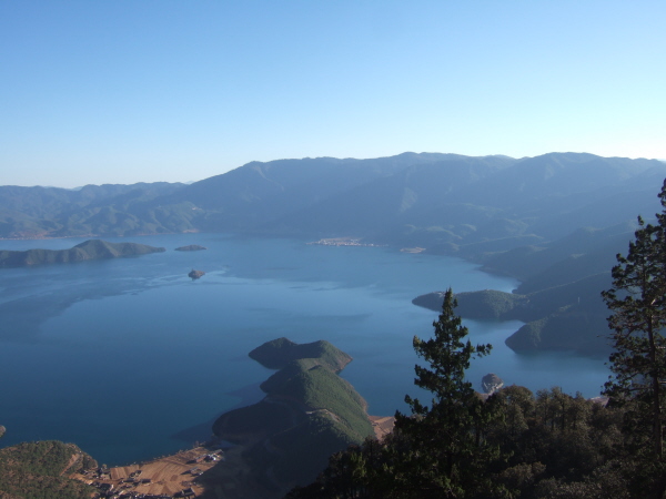 05_Lugu_Lake